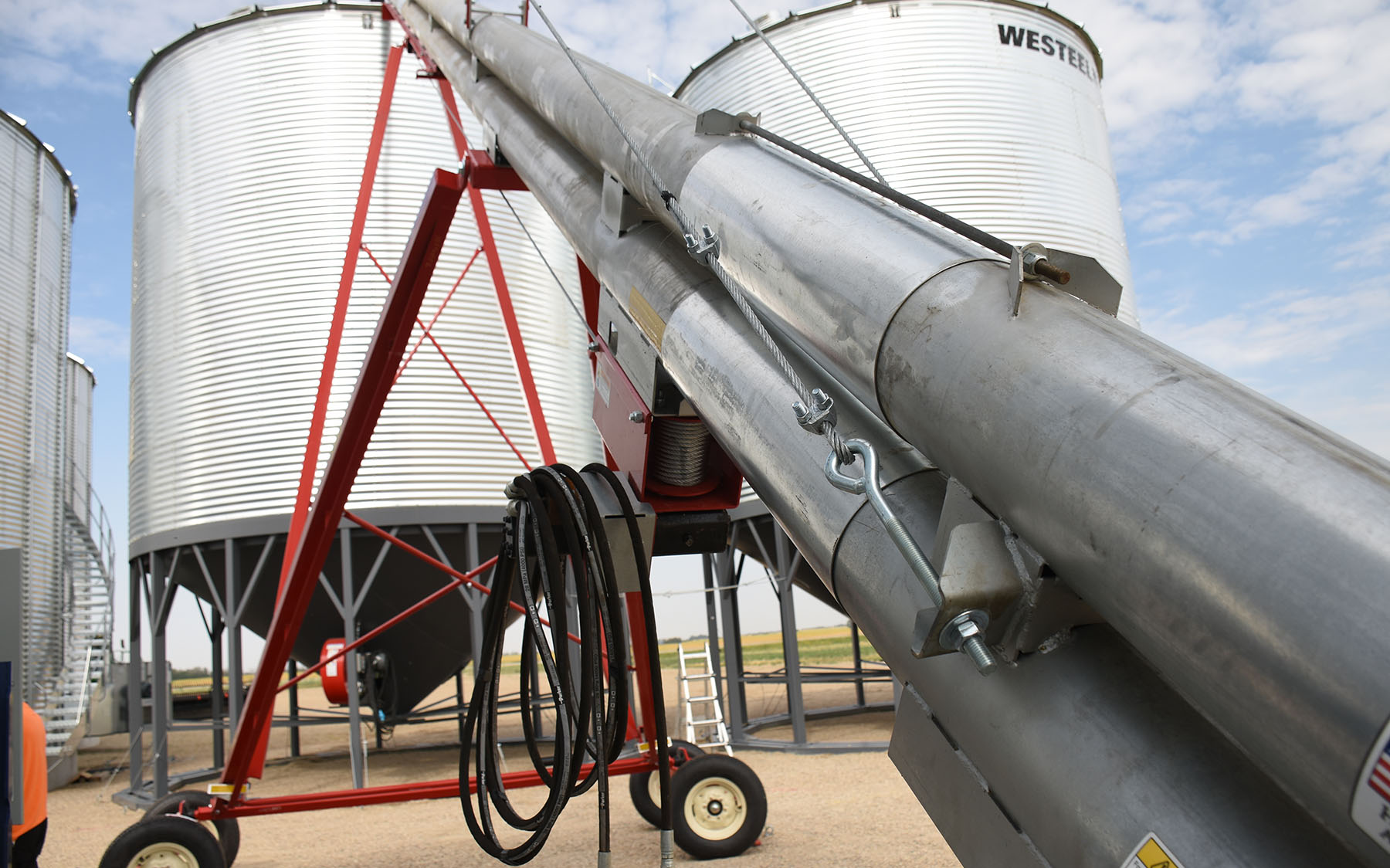 Image of swivel arc kit on the AGI Hutchinson Double Run Chain Conveyor 